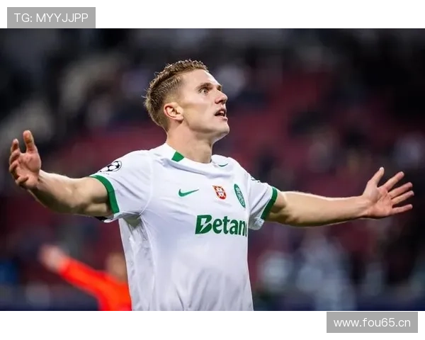 哲凯赖什赛后与葡体球员拥抱鼓励冲冠